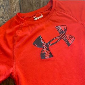 Like New Red Under Armor Dri Fit Tee Size 5